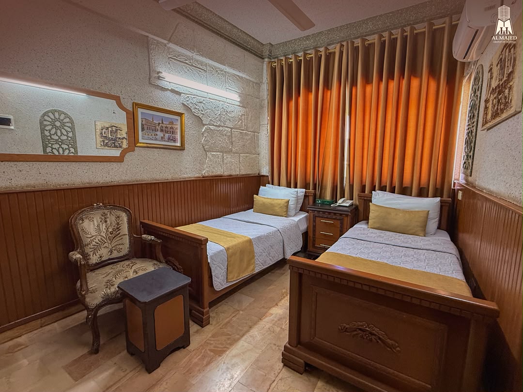 TWIN ROOM 1