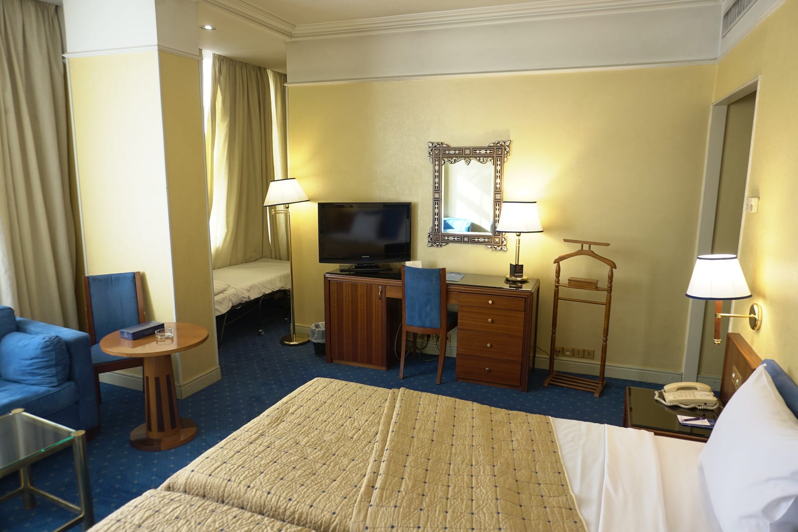 Business Suite 4