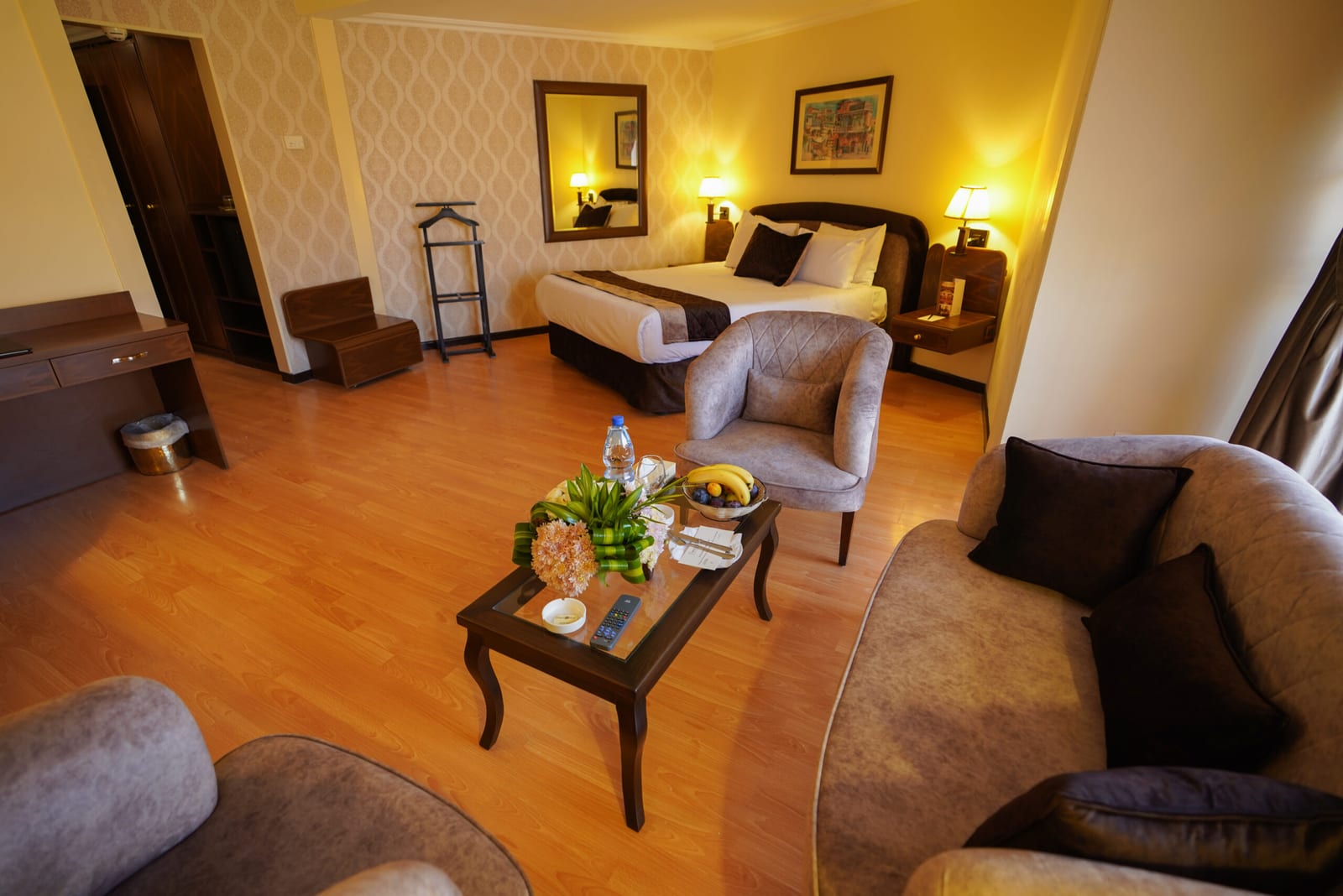 Business Suite 5th Floor (Executive) 1