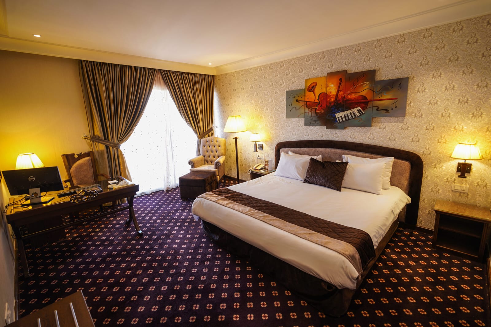 Executive Suite 5th Floor 1