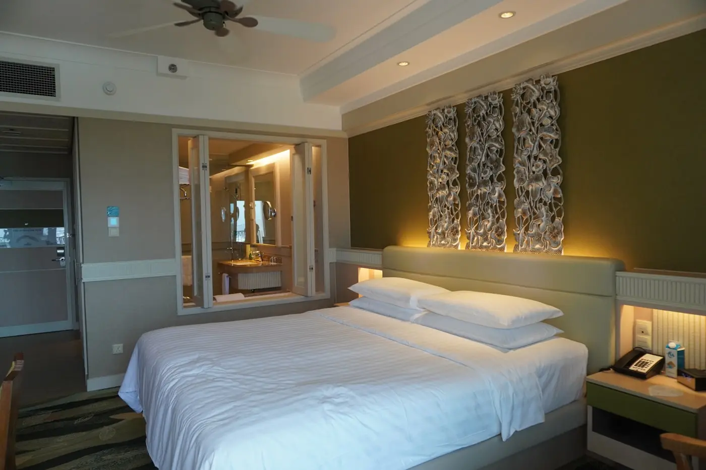 Deluxe Room 2