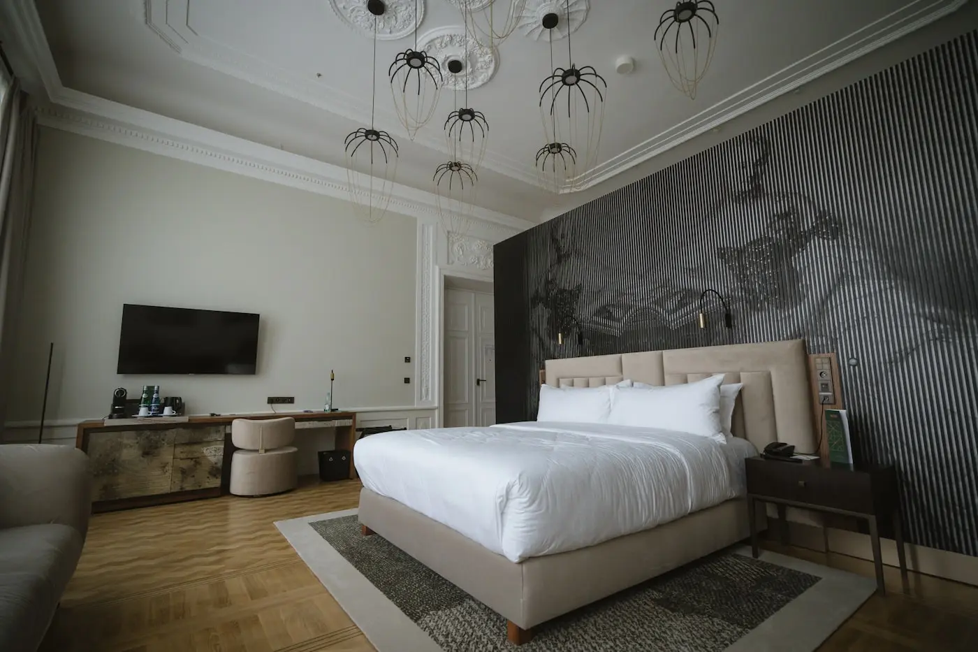 Suite 1