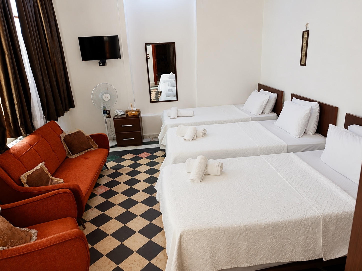 Ein Al Sharq Hotel — 5