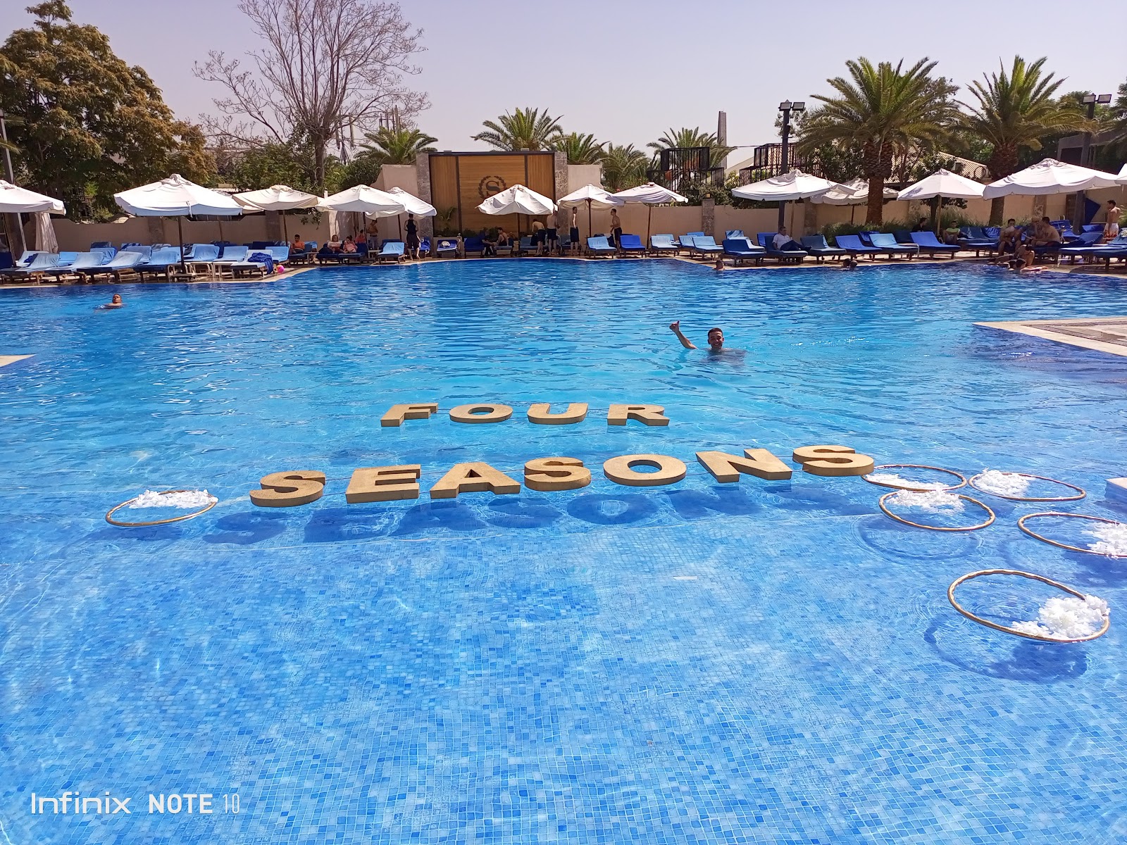 Four Seasons Hotel 3