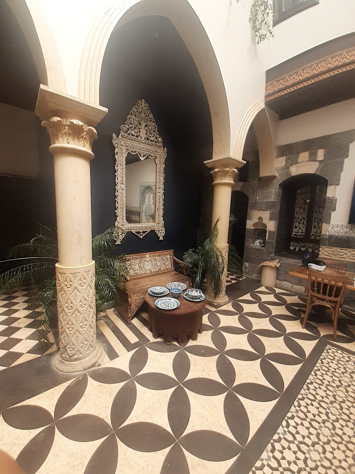 H House Hotel - فندق بيت الجود والكرم 3