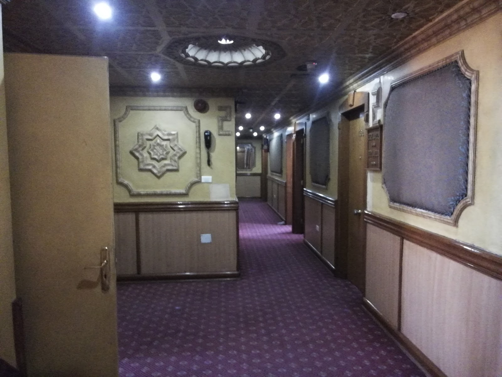 Iwan Hotel 5