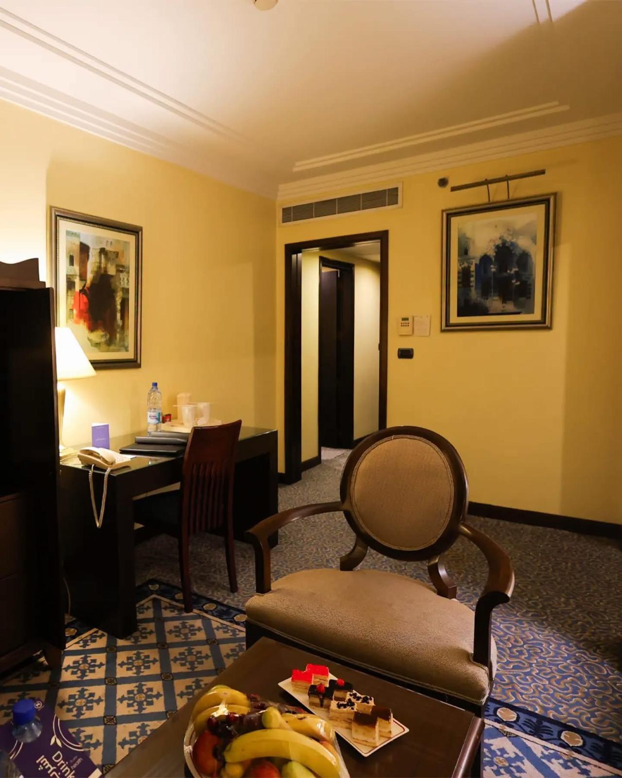 Executive Suite 2