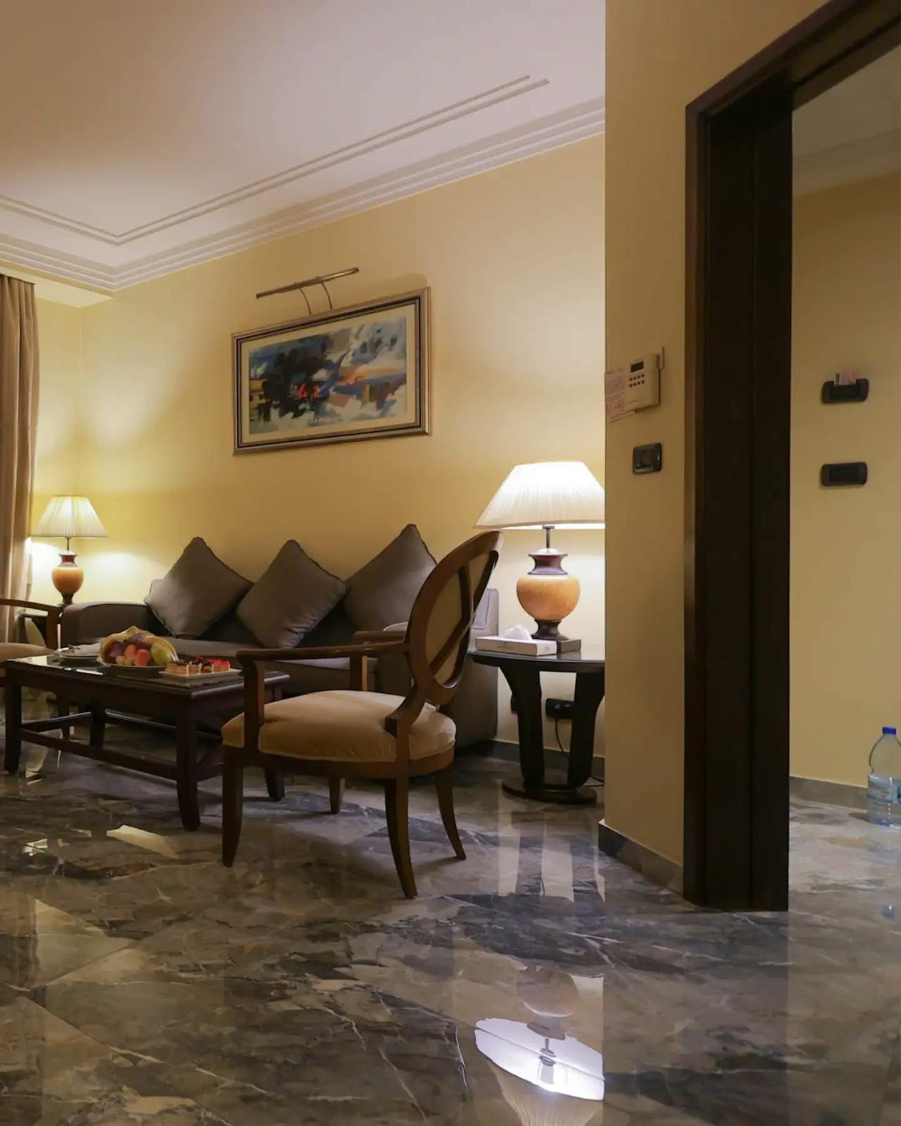 Executive Corner Suite 6