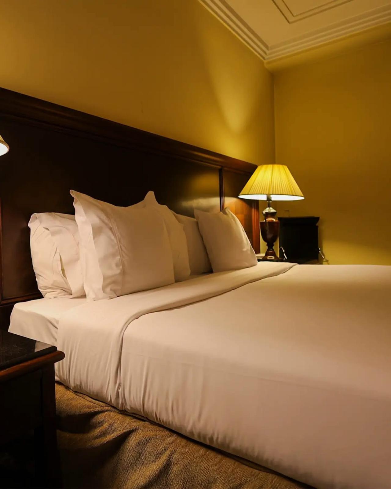 Executive Corner Suite 8